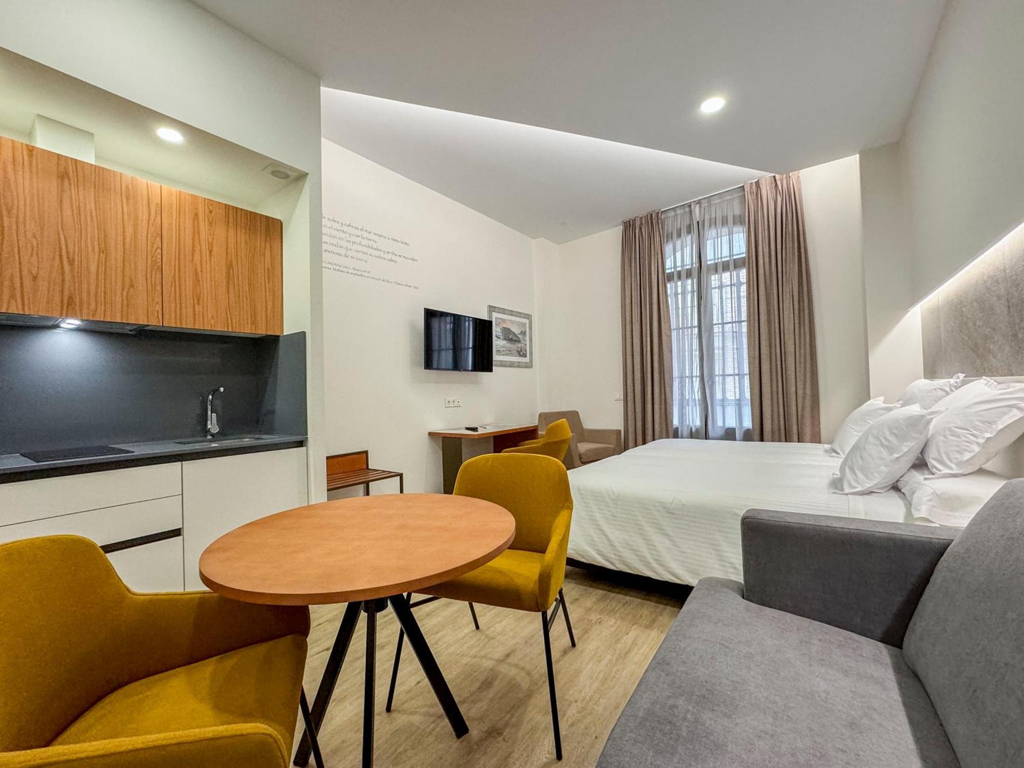 Torreluz Suites อัลเมรีอา ภายนอก รูปภาพ
