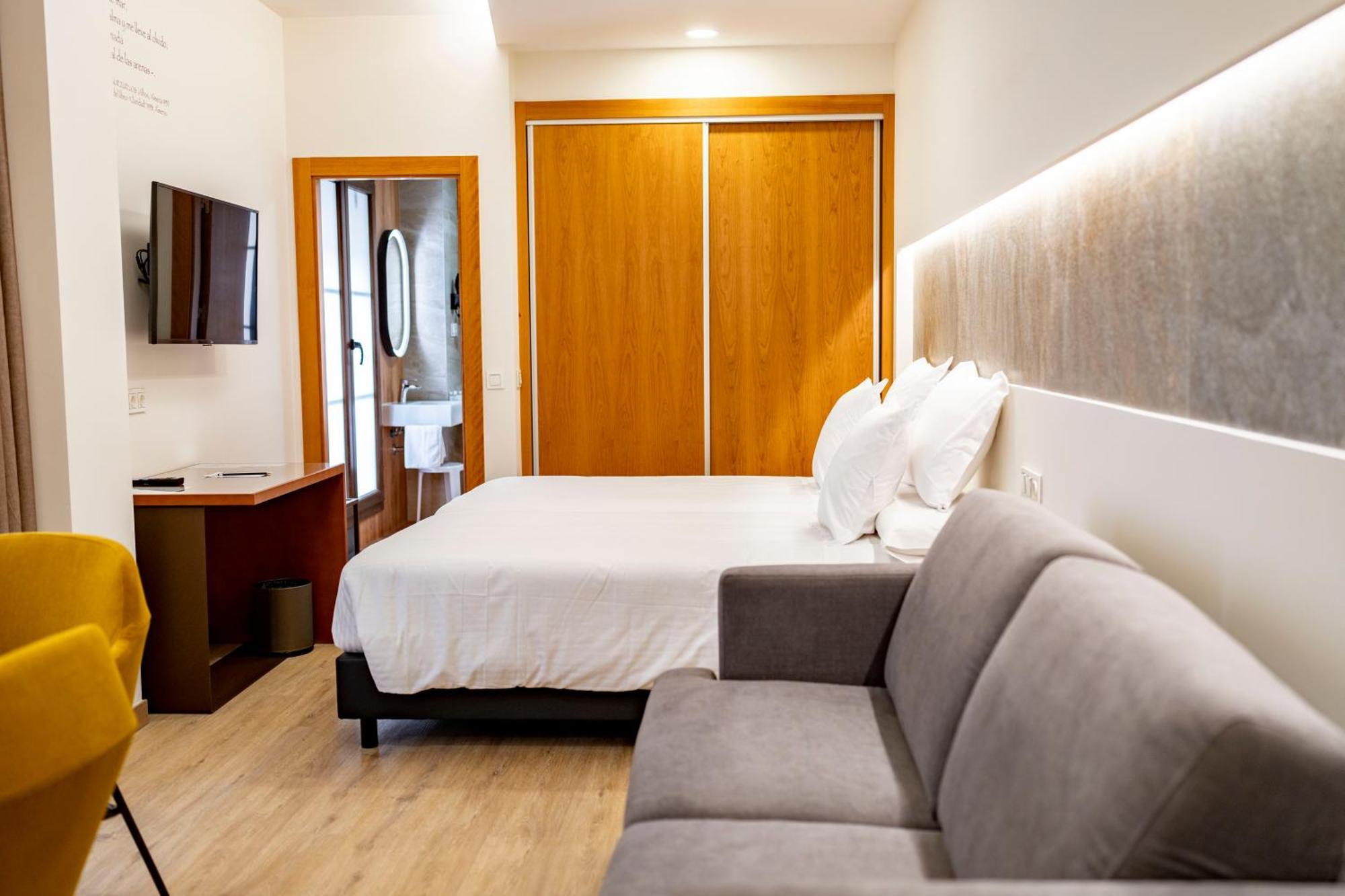 Torreluz Suites อัลเมรีอา ภายนอก รูปภาพ