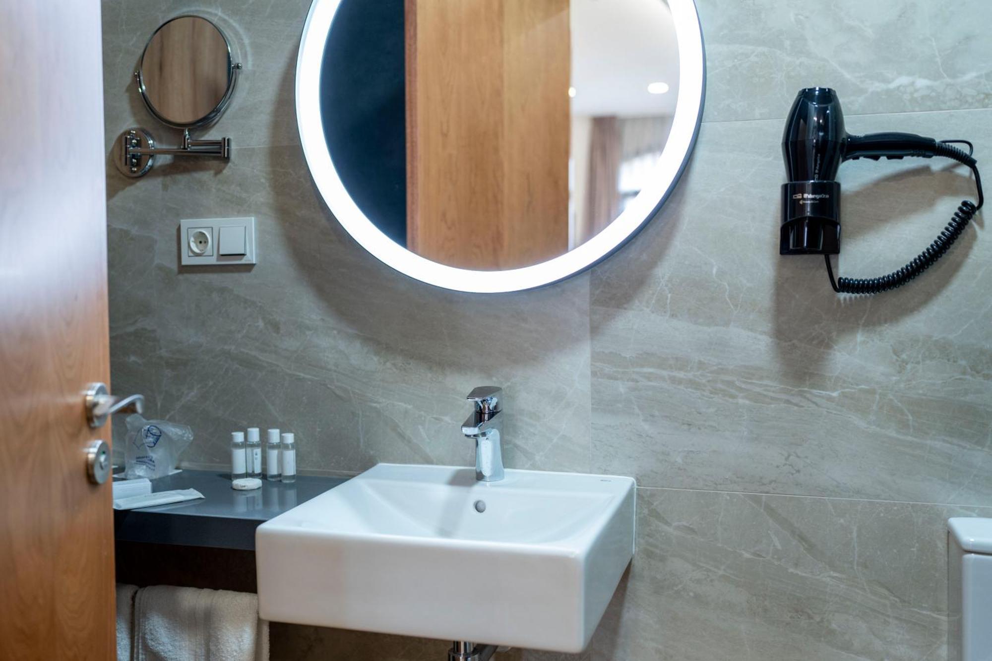 Torreluz Suites อัลเมรีอา ภายนอก รูปภาพ